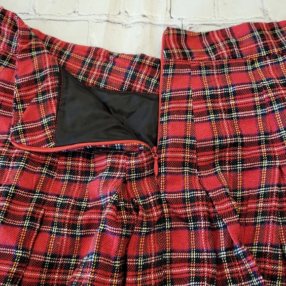 Tartan Plaid Red and Black Mini Skirt - Picture 3 of 6
